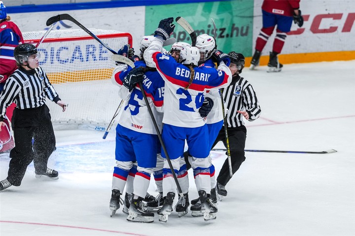 Slovenky krôčik od postupu medzi elitu, napokon skončili štvrté